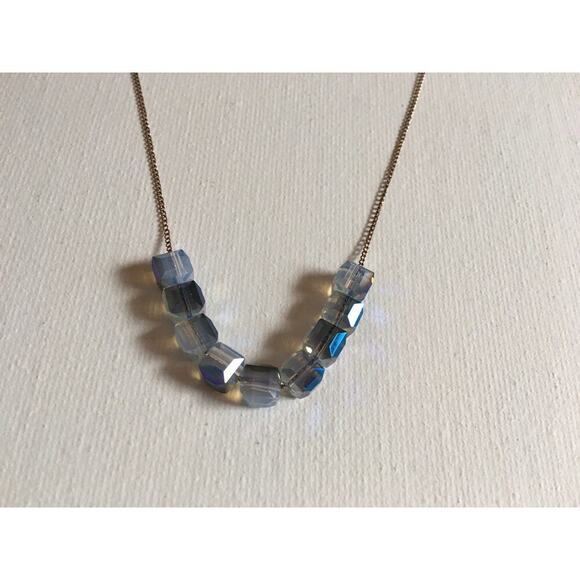 Artisan Dainty vintage brass chain with light blue crystal glass beads - Picture 2 of 10